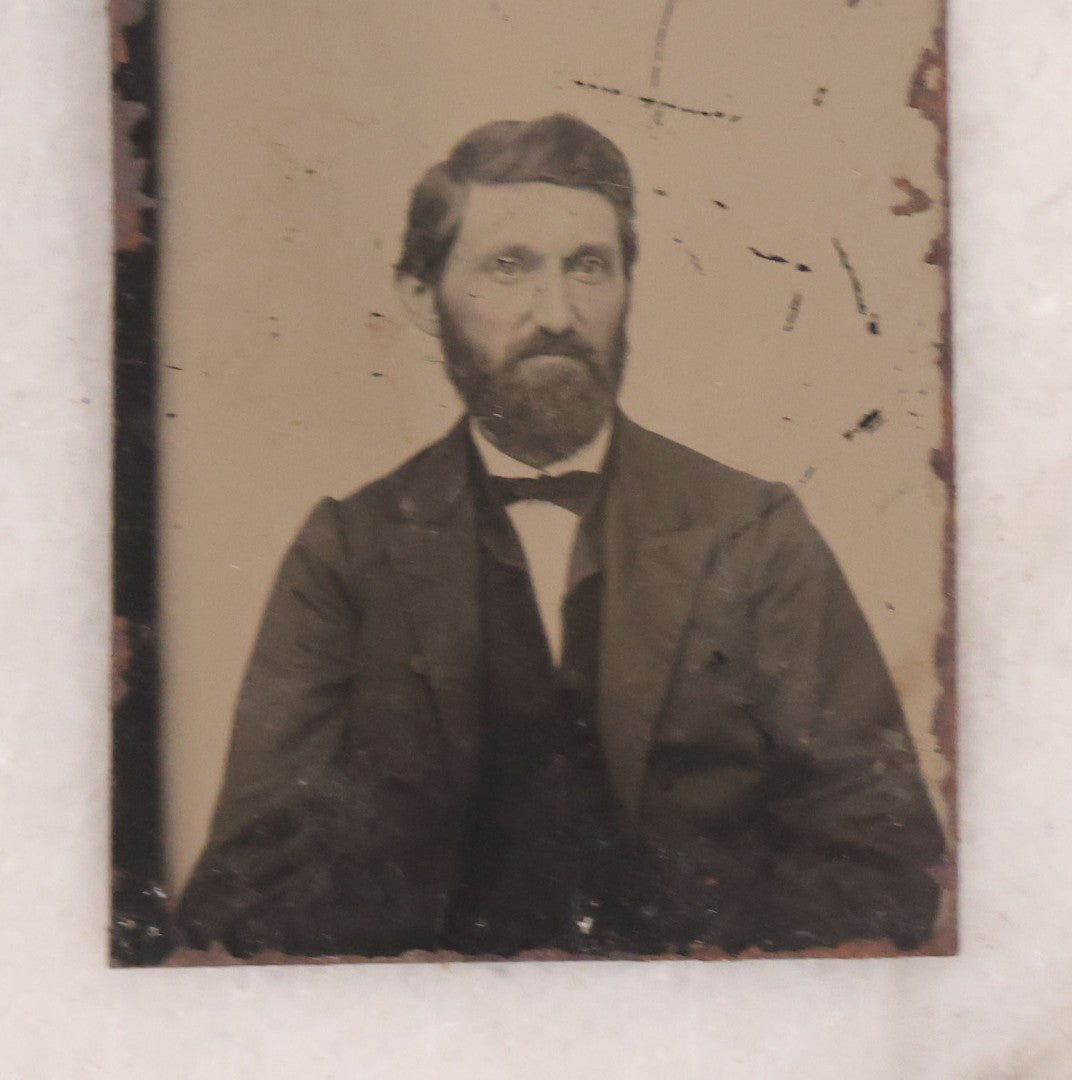 Lot 169 - Grouping Of 18 Antique Tintype Photographs Including Larger Size Plates, Featuring Men, Women, And Children