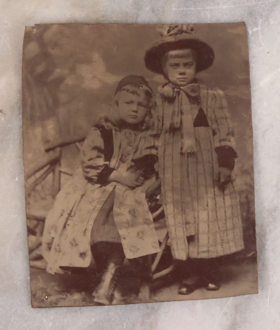 Lot 169 - Grouping Of 18 Antique Tintype Photographs Including Larger Size Plates, Featuring Men, Women, And Children