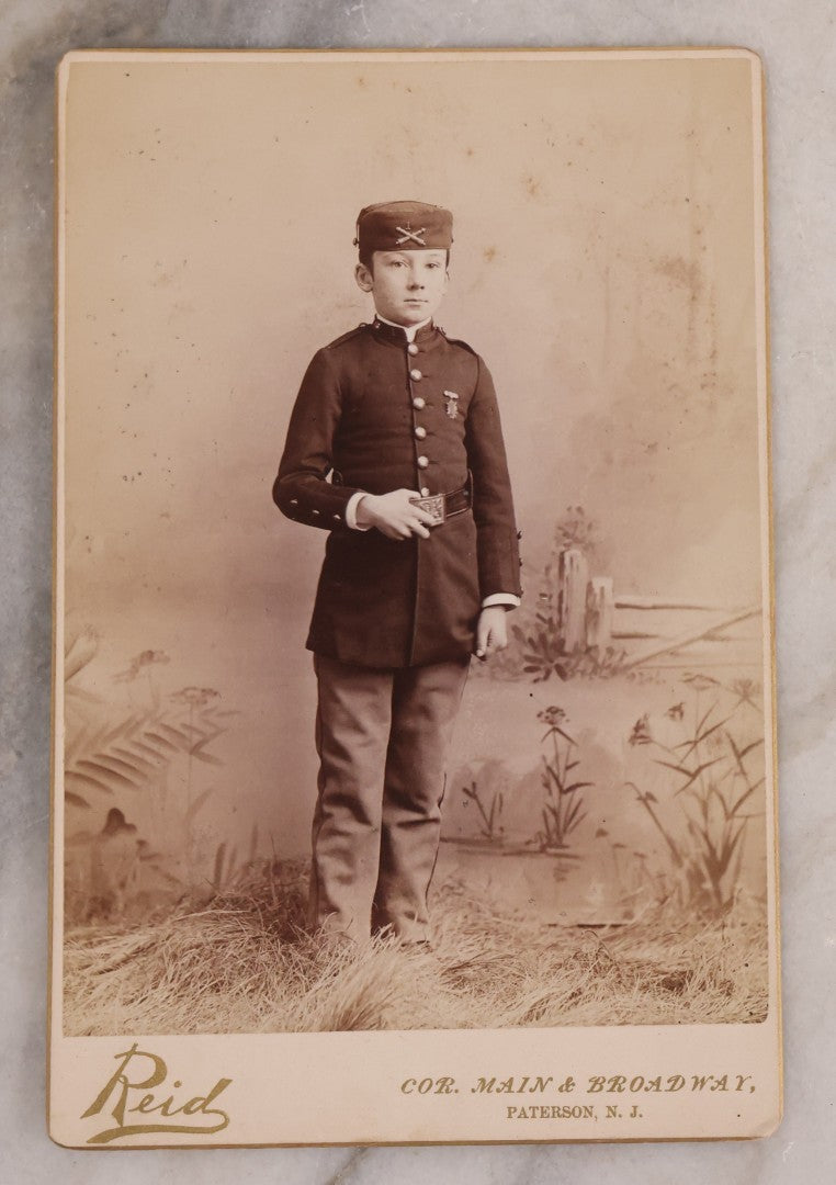 Lot 171 - Grouping Of 16 Antique Photographs Of Men In Uniforms Including Cabinet Cards And R.P.P.C., Many Of German Soldiers Leading Up To And During World War I