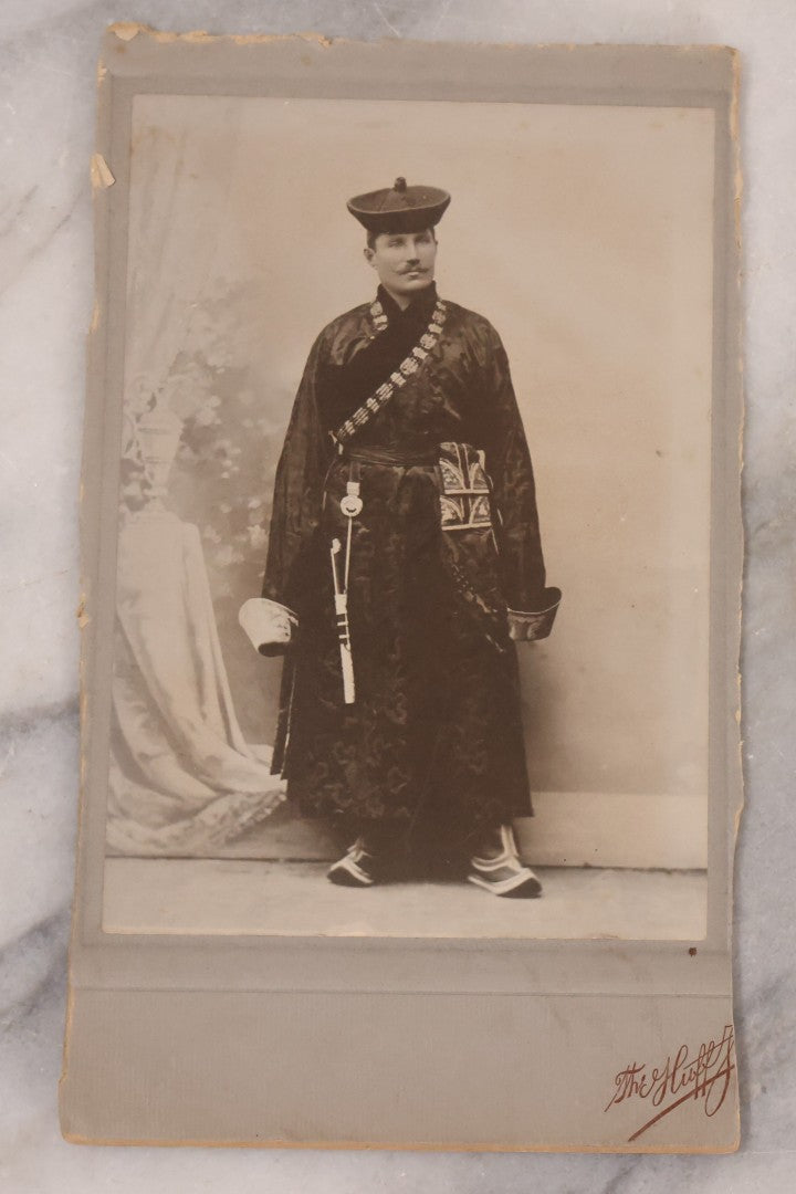 Lot 171 - Grouping Of 16 Antique Photographs Of Men In Uniforms Including Cabinet Cards And R.P.P.C., Many Of German Soldiers Leading Up To And During World War I