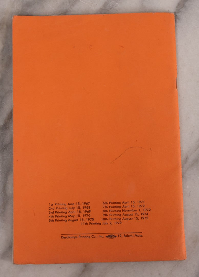 Lot 192 - Pair Of Vintage Witchcraft Booklets Including "The Witchcraft Hysteria Of 1692" By Leo Bonfanti And "Be-Witched In Historic Salem" By Captain Henry C. Nichols