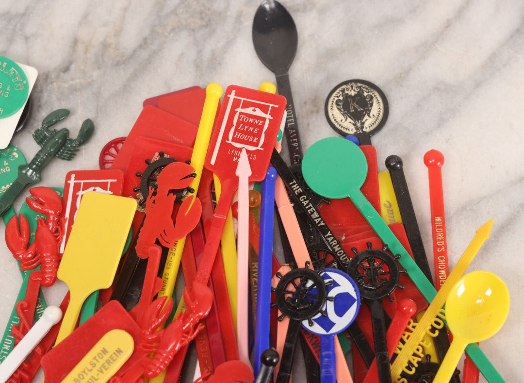 Lot 209 - Grouping Of 75+ Vintage Plastic Swizzle Sticks From Restaurants, Hotels, And Bars