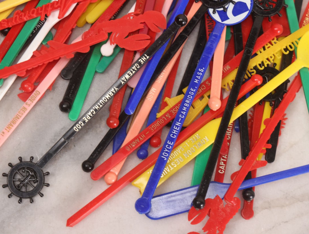 Lot 209 - Grouping Of 75+ Vintage Plastic Swizzle Sticks From Restaurants, Hotels, And Bars