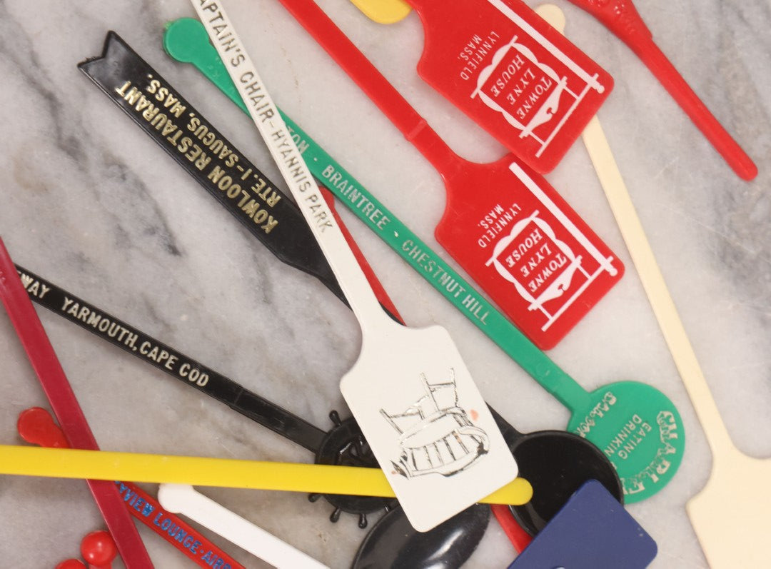 Lot 209 - Grouping Of 75+ Vintage Plastic Swizzle Sticks From Restaurants, Hotels, And Bars