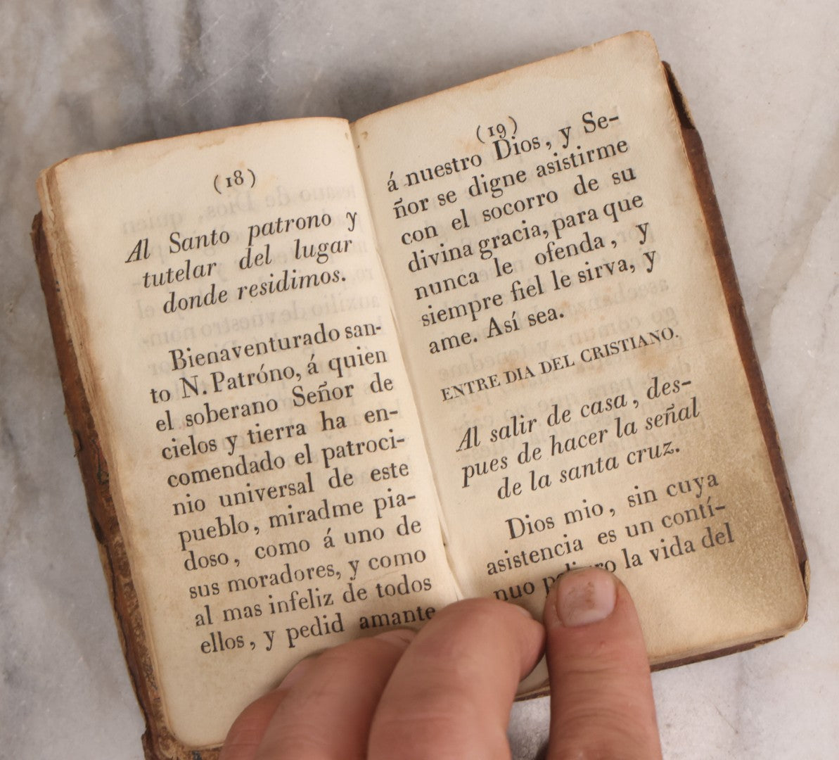 Lot 224 - "Oraciones Y Meditaciones Para El Santo Sacrificio De La Misa" ("Prayers And Meditations For The Holy Sacrifice Of The Mass") Antique Spanish Catholic Prayer Book Translated By Don Jose Antonio De La Valle, Published In Barcelona, 1823