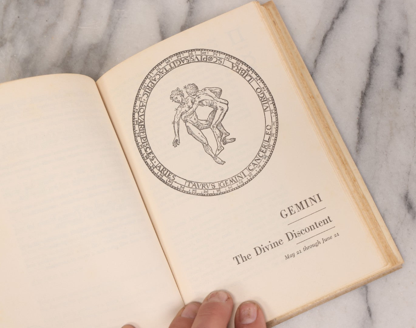 Lot 232 - "Sun-Sign Revelations" Vintage Astrology Book By Maria Elise Crummere, Published By The Viking Press, New York, 1974, With Dust Jacket