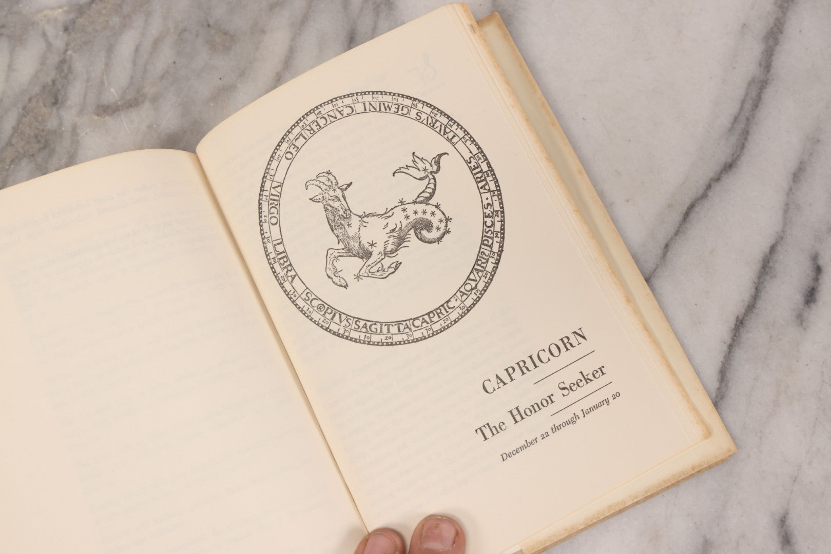 Lot 232 - "Sun-Sign Revelations" Vintage Astrology Book By Maria Elise Crummere, Published By The Viking Press, New York, 1974, With Dust Jacket