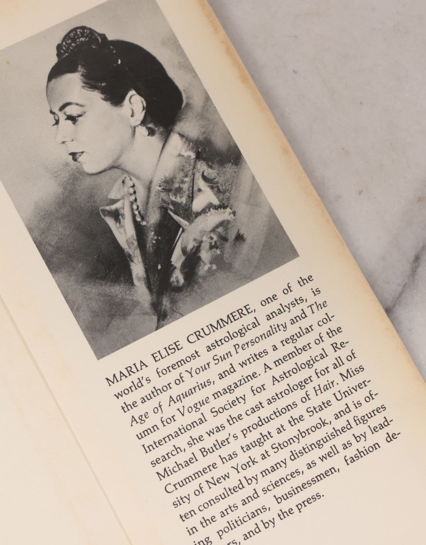 Lot 232 - "Sun-Sign Revelations" Vintage Astrology Book By Maria Elise Crummere, Published By The Viking Press, New York, 1974, With Dust Jacket