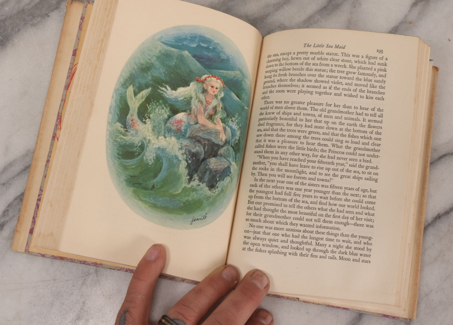 Lot 243 - "Hans Christian Andersen's Fairy Tales" Vintage Children's Book By Hans Christian Andersen, Illustrated By Jean O'Neill, Introduction By May Lamberton Becker, Published By The World Publishing Company, Cleveland And New York, 1946