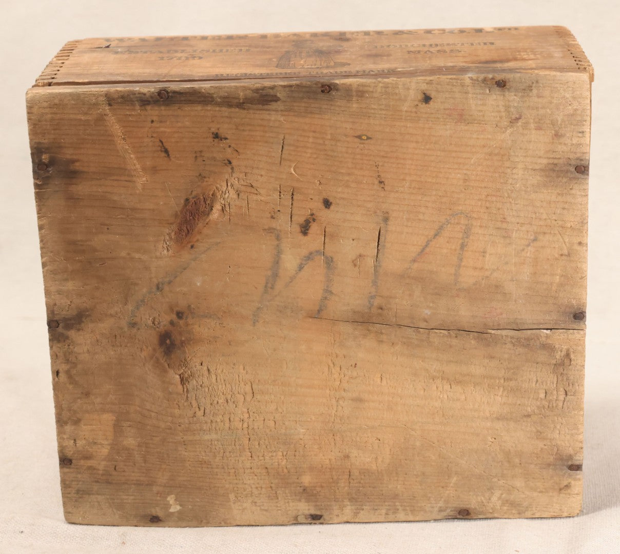 Lot 197 - Antique Walter Baker & Co. Ltd. Breakfast Cocoa Finger-Jointed Wooden Shipping Crate, Dorchester, Massachusetts, With La Belle Chocolatiere Trademark And Gold Medal Paris Exposition 1900