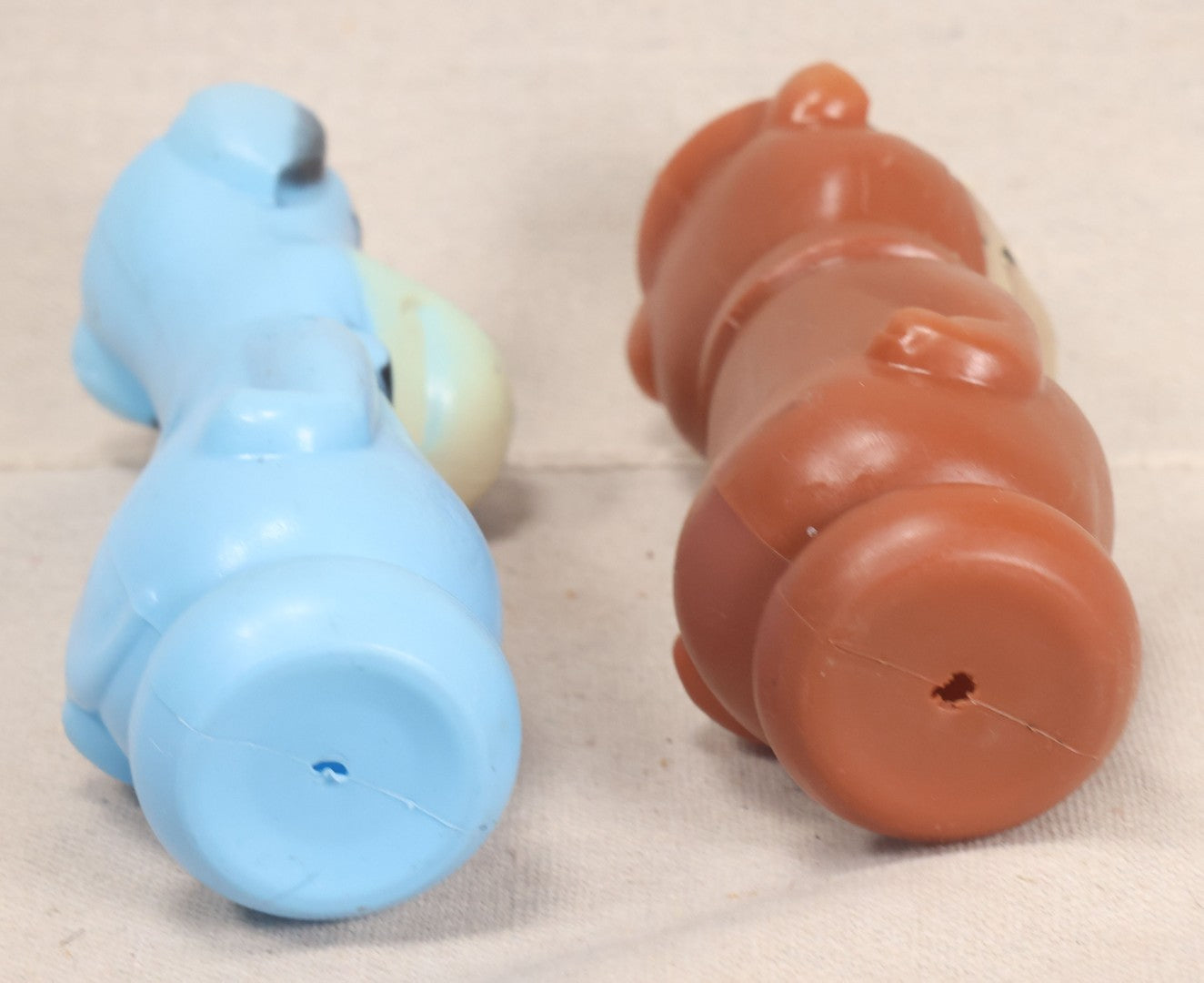 Lot 239 - Pair Of Vintage Plastic Blow Mold Toy Bowling Pins Featuring Huckleberry Hound And Yogi Bear