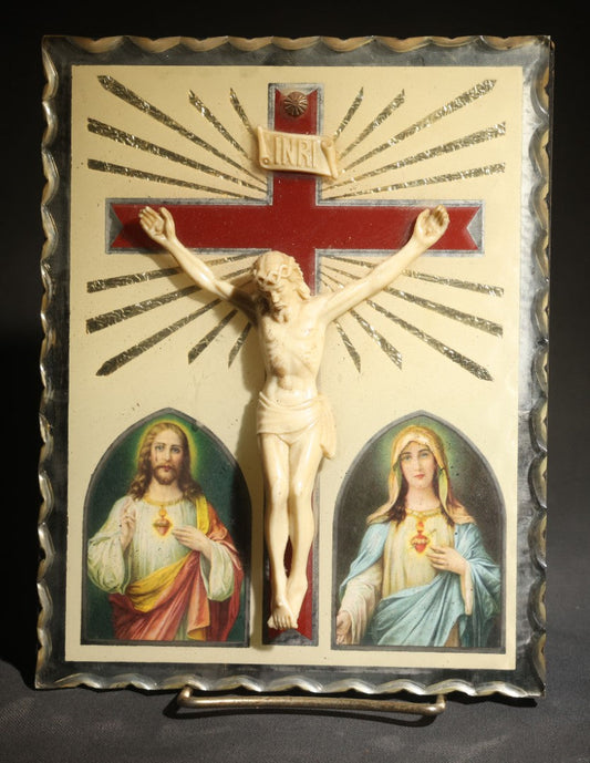Lot 071 - Vintage Scalloped Glass Religious Plaque With Corpus Crucifix, Sacred Heart Of Jesus, And Immaculate Heart Of Mary