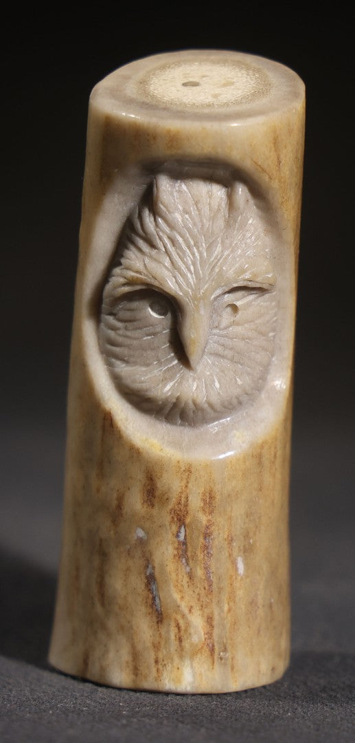 Lot 080 - Vintage Carved Antler Pendant With Owl Face In Relief