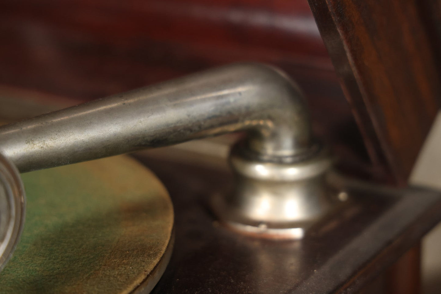 Antique Columbia Grafonola "Favorite" Model Acoustic Phonograph "Victrola" Record Player, Plays 78 R.P.M. Records, Includes Two Records And Needles, Circa 1906, Working Condition