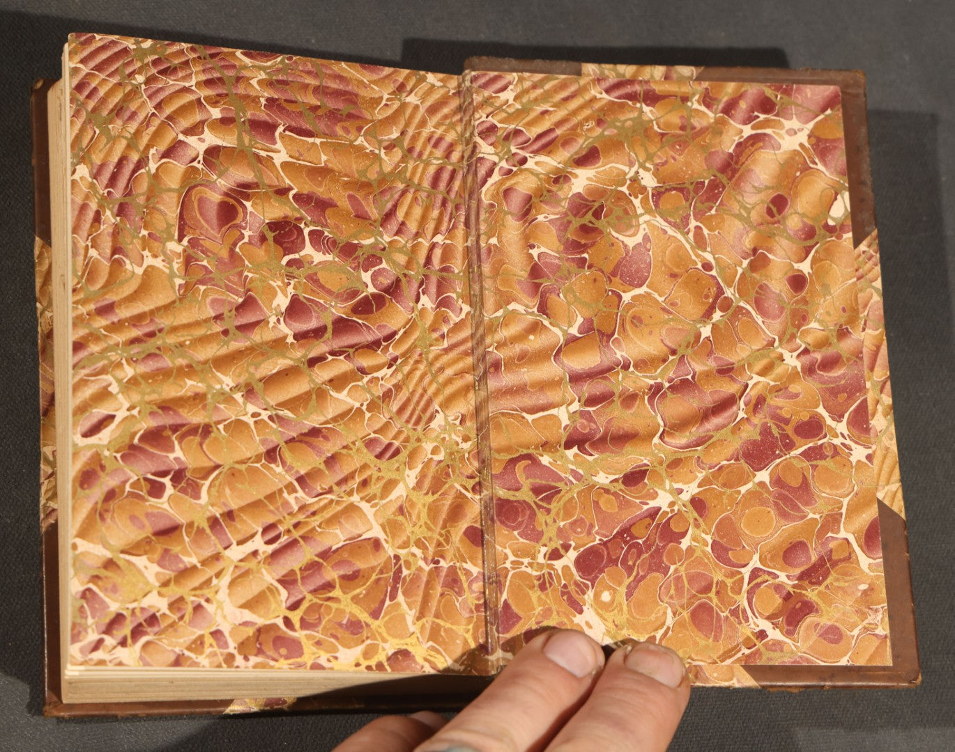 "Selected Poems of Robert Burns" Antique Book with Biographical Sketch and Notes by Nathan Haskell Dole, Illustrated, Published by Thomas Y. Crowell & Company, New York and Boston, Half-Leather Binding with Marbled Boards