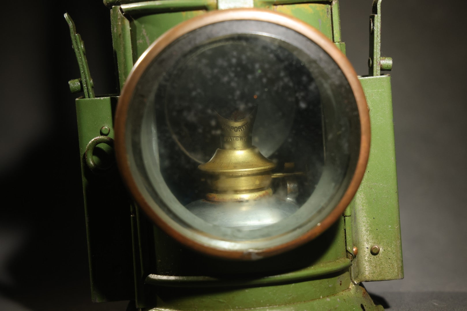 Vintage 1945 Three-Aspect Railway Signal Lamp by Eastgate & Son Limited, Birmingham, England, with Clear, Blue, and Red Lenses and Rotating Mechanism