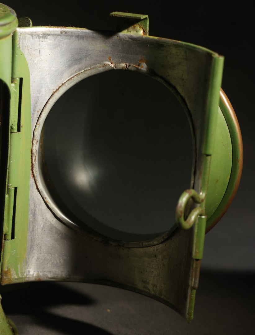 Vintage 1945 Three-Aspect Railway Signal Lamp by Eastgate & Son Limited, Birmingham, England, with Clear, Blue, and Red Lenses and Rotating Mechanism