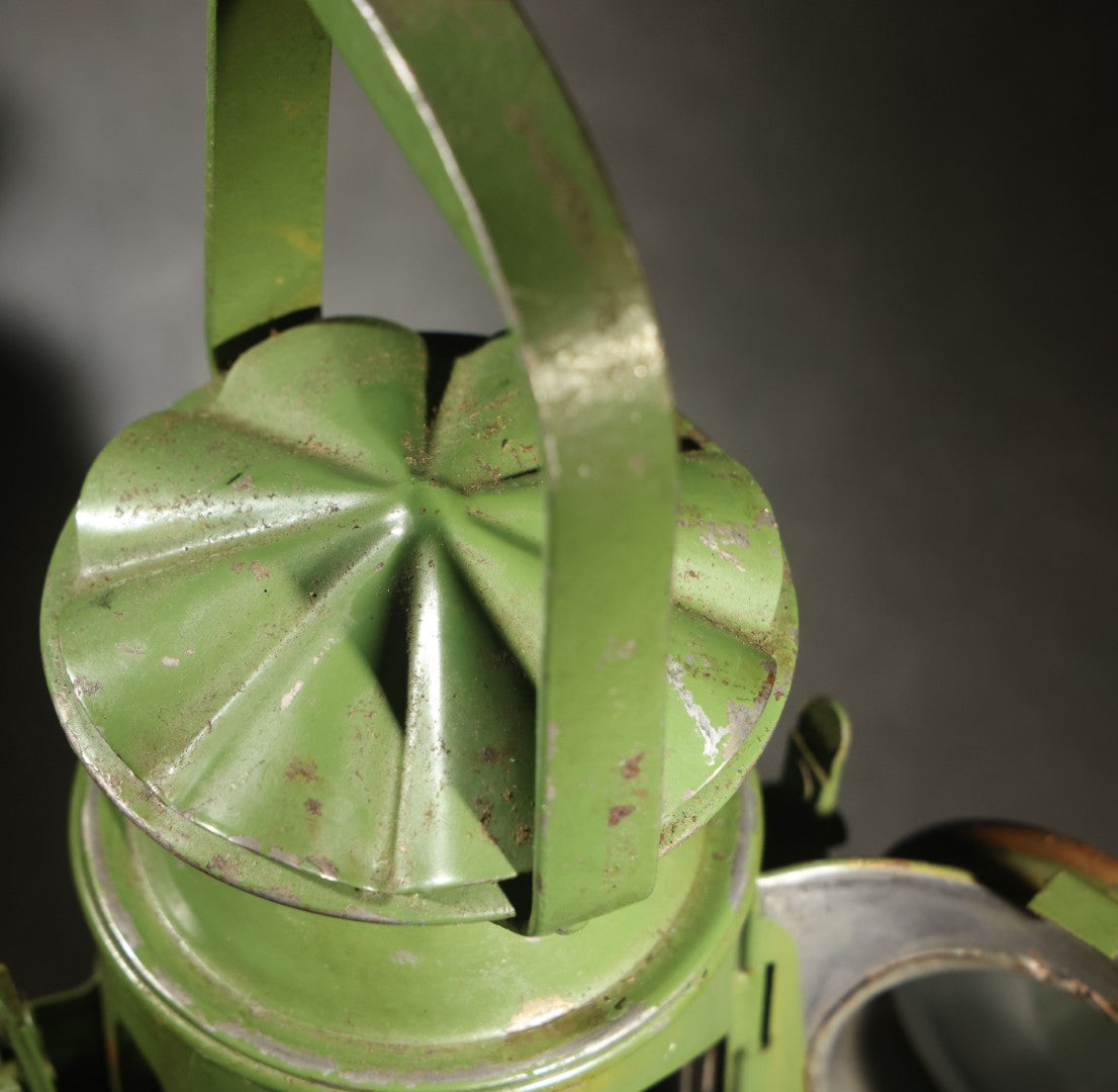 Vintage 1945 Three-Aspect Railway Signal Lamp by Eastgate & Son Limited, Birmingham, England, with Clear, Blue, and Red Lenses and Rotating Mechanism