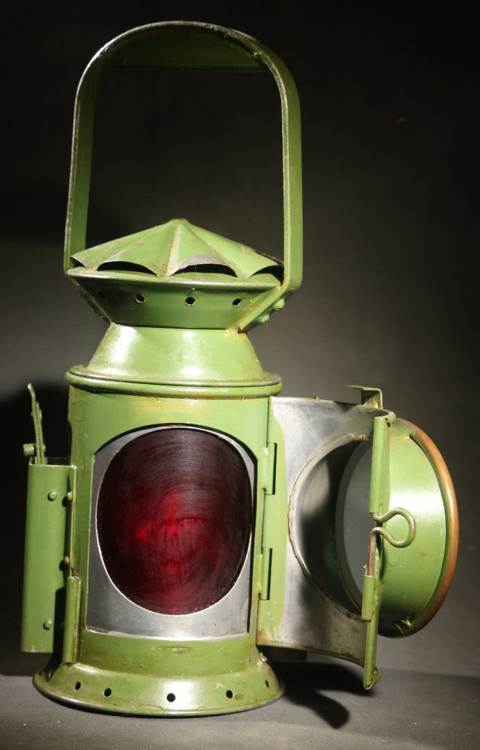 Vintage 1945 Three-Aspect Railway Signal Lamp by Eastgate & Son Limited, Birmingham, England, with Clear, Blue, and Red Lenses and Rotating Mechanism