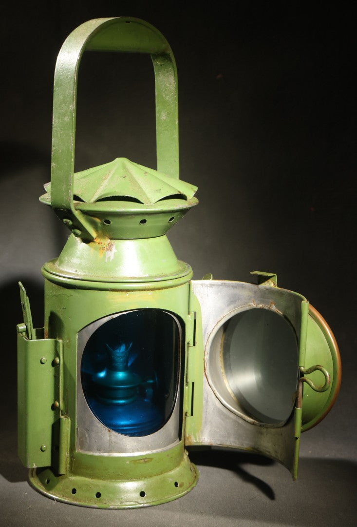 Vintage 1945 Three-Aspect Railway Signal Lamp by Eastgate & Son Limited, Birmingham, England, with Clear, Blue, and Red Lenses and Rotating Mechanism