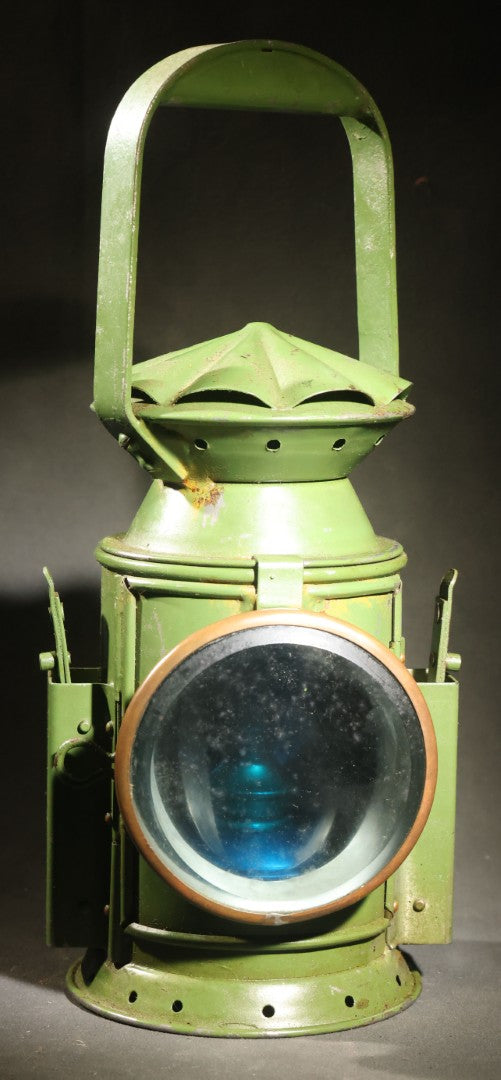 Vintage 1945 Three-Aspect Railway Signal Lamp by Eastgate & Son Limited, Birmingham, England, with Clear, Blue, and Red Lenses and Rotating Mechanism