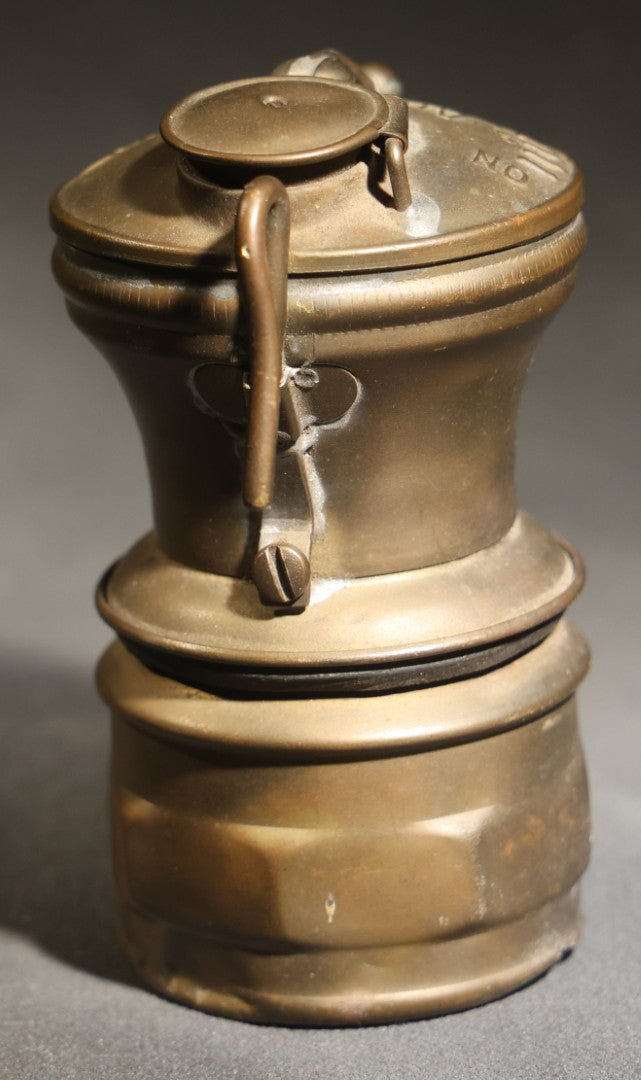 Antique Auto-Lite Brass Carbide Lamp, Patented, Manufactured by Universal Lamp Co., Made in U.S.A.