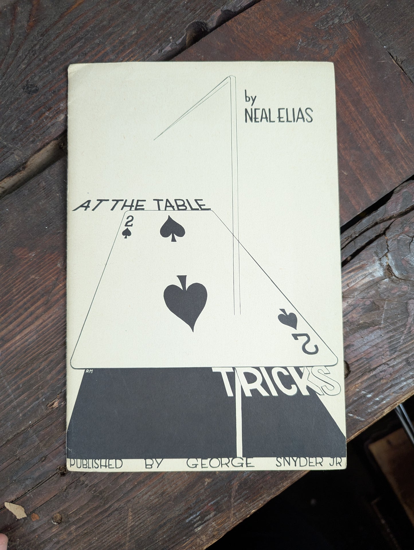 Lot 103 - Grouping Of Vintage Magic Ephemera Including Card Trick Booklets, Sleight Of Hand Booklet, Etc. 8+ Pieces