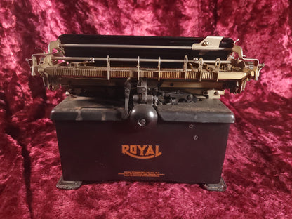 Royal Model No. 10 Manual Desktop Typewriter with Beveled Glass Sides, 1929