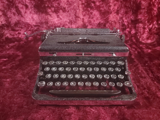 Royal De Luxe Chrome Plated Manual Portable Typewriter with Case, 1936