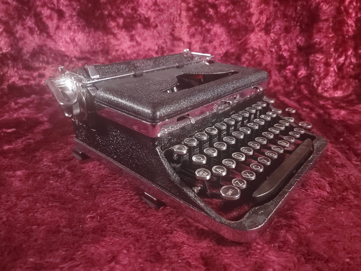 Royal De Luxe Chrome Plated Manual Portable Typewriter with Case, 1936