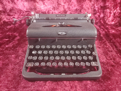 Royal Quiet De Luxe Manual Portable Typewriter with Case, 1943
