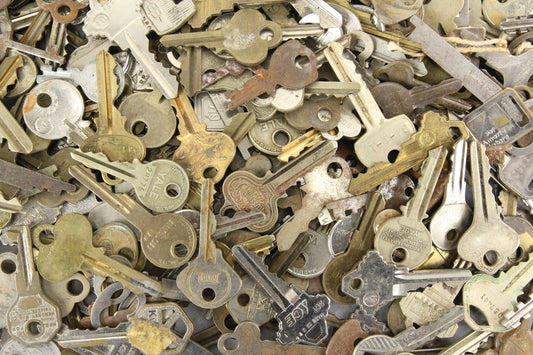 Assorted Vintage Flat Keys