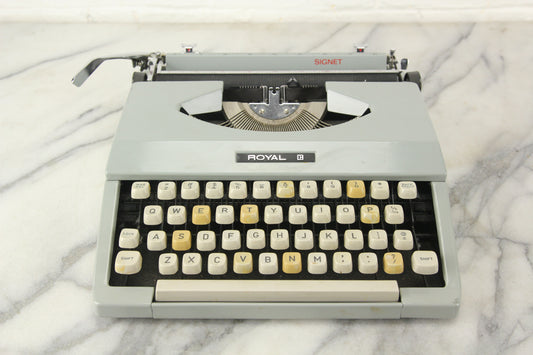 Royal Signet Portable Typewriter with Case, Made in Japan, 1971