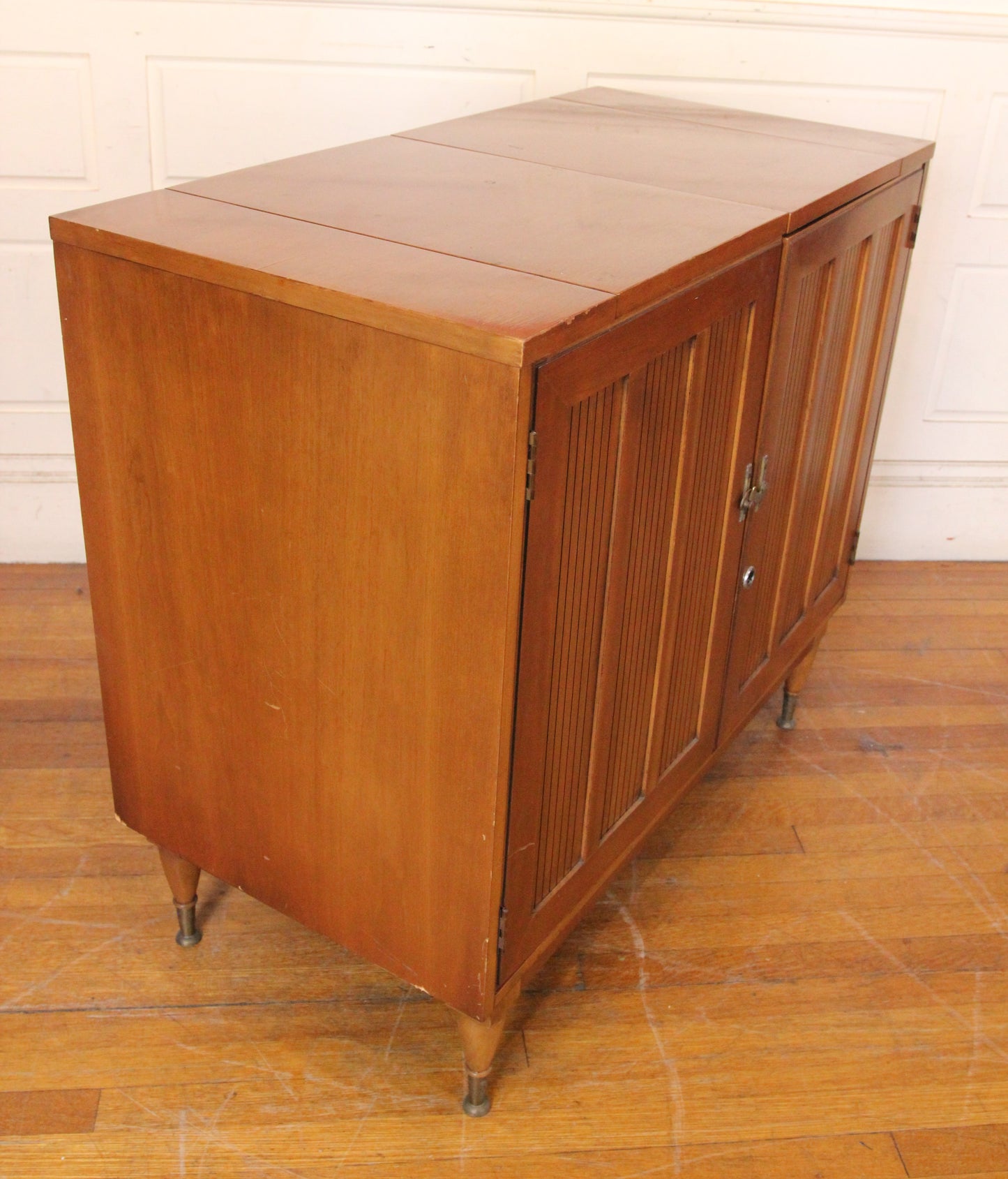 Mid-Century Modern Fold-Out Bar Storage Cabinet by Extensole