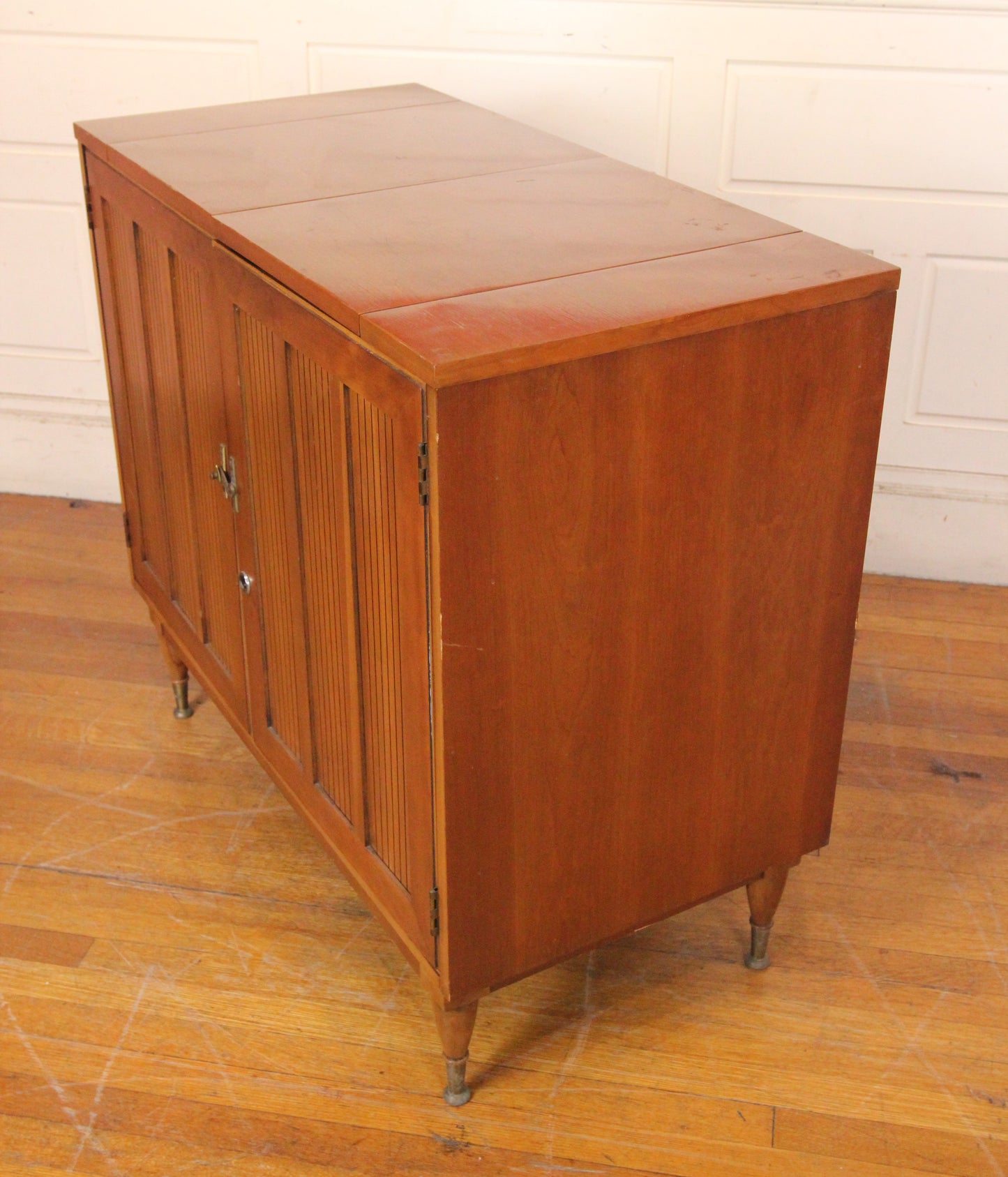 Mid-Century Modern Fold-Out Bar Storage Cabinet by Extensole