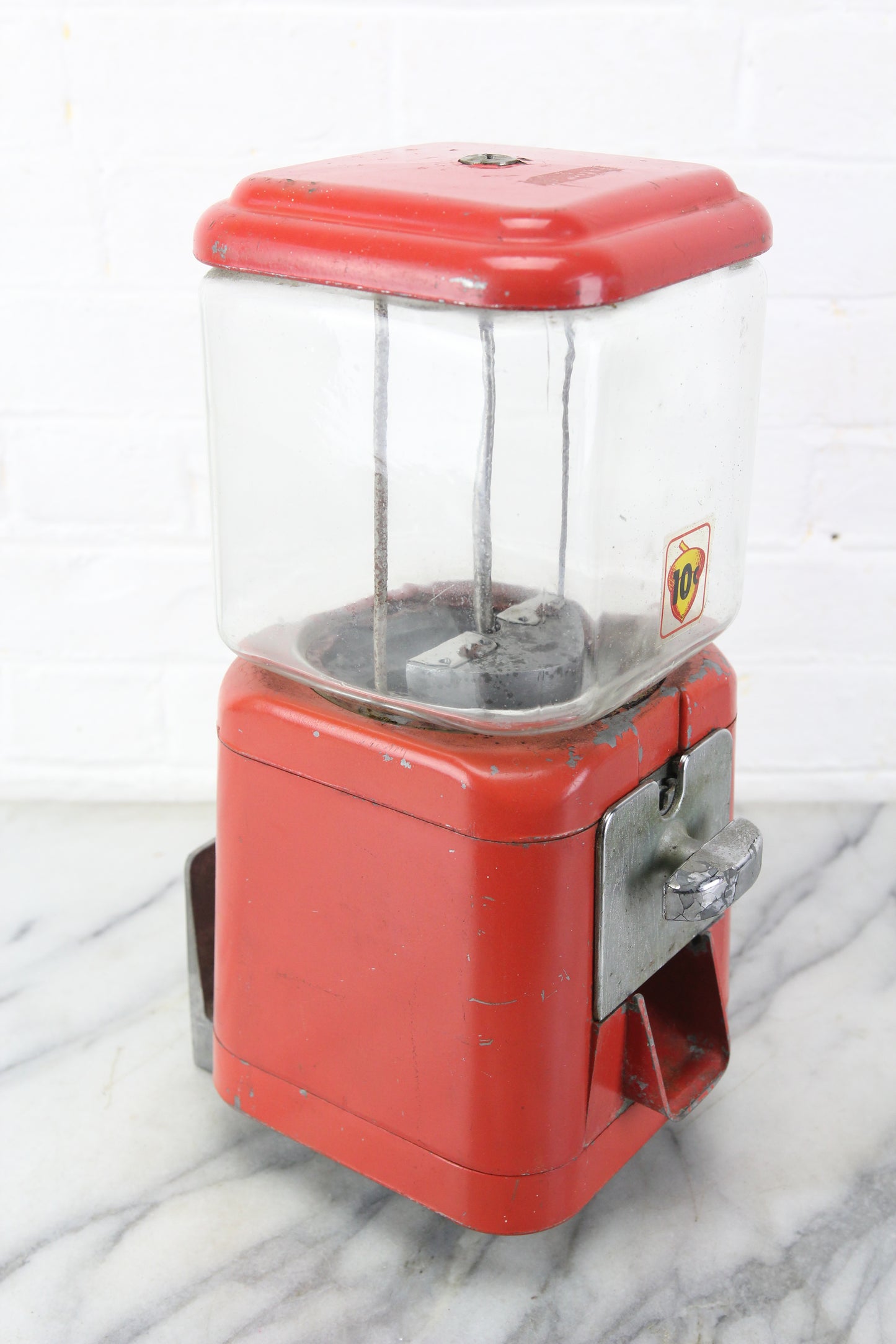 Oak Mfg. Co. Vintage 10-Cent Nut and Candy Vending Machine Dispenser