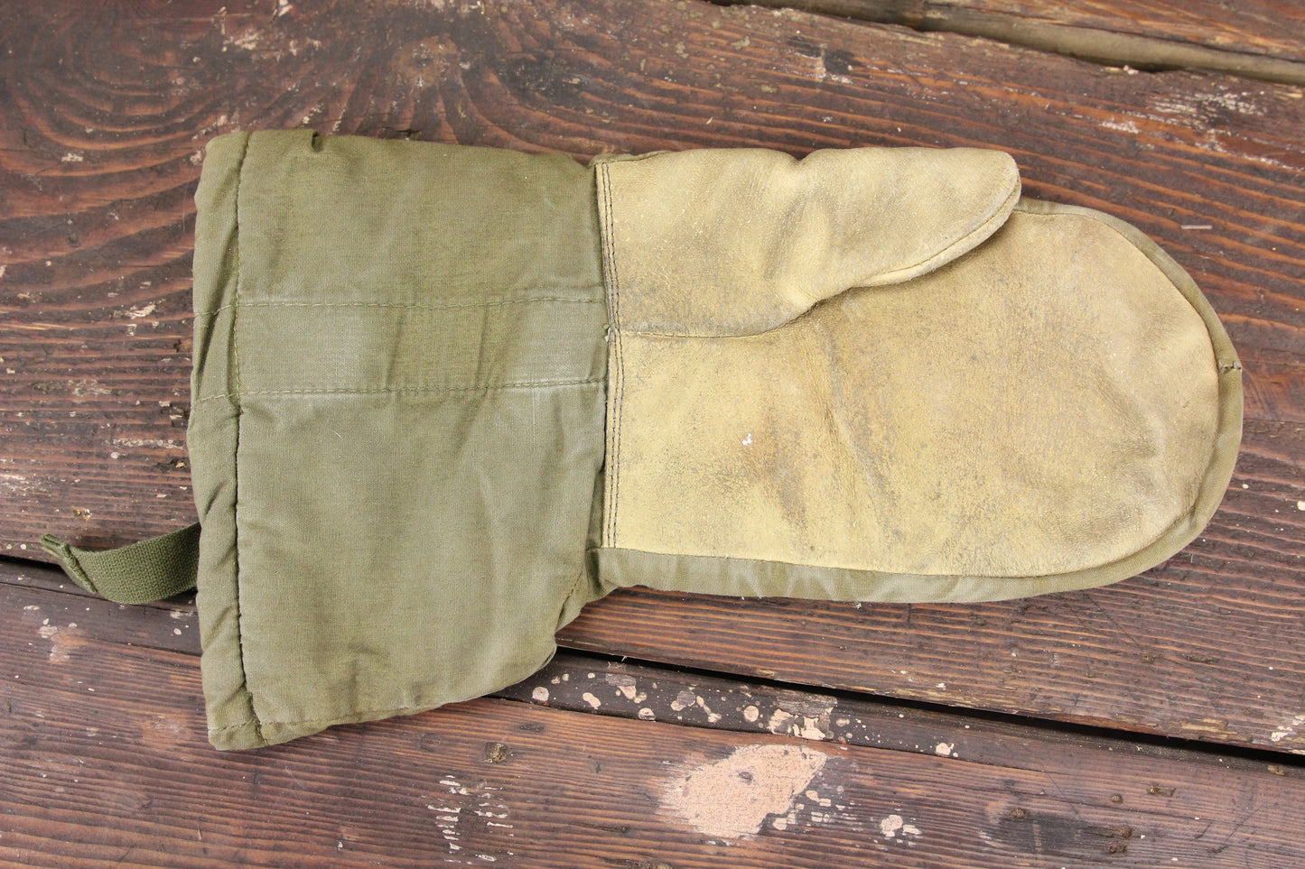 WWII Era Insulated Military Issue Mittens (Air Force or Army), Size Medium, Pair