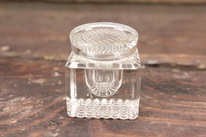 Pyramid Pattern Cubic Beveled Glass Inkwell with Glass Lid