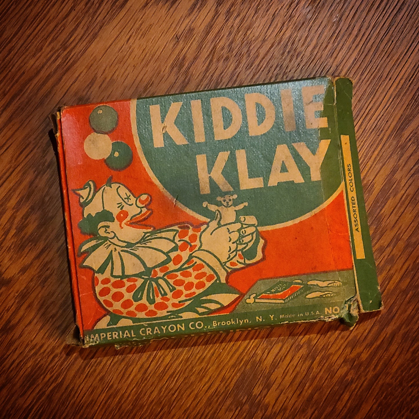 Kiddie Klay Clown Box Vintage Modeling Clay