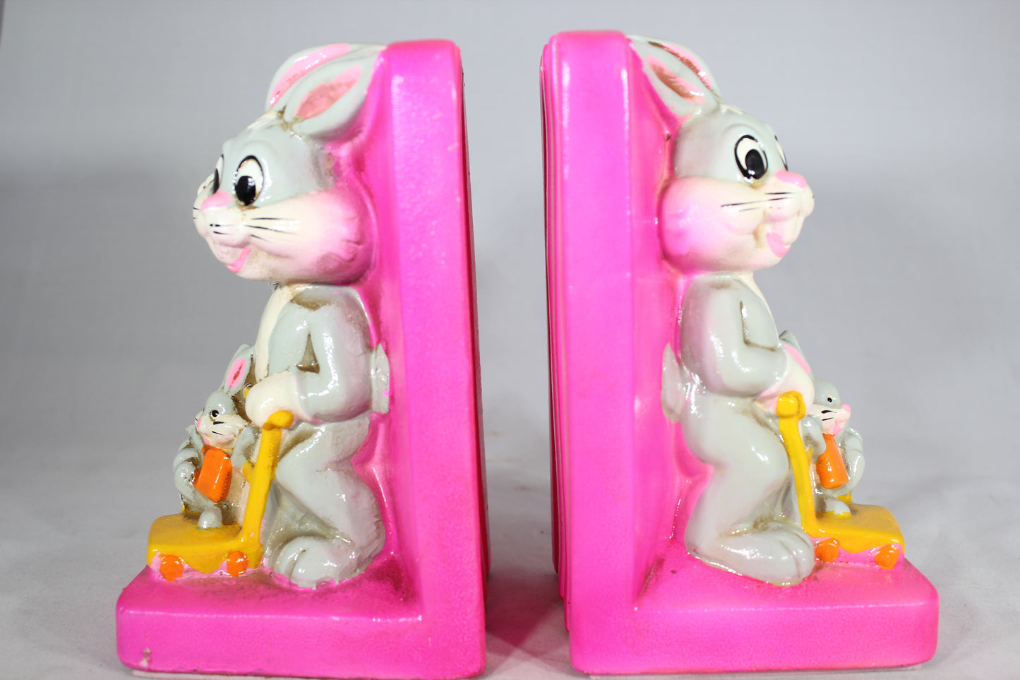 Warner Bros. Bugs Bunny Plaster Bookends by Holiday Fair, 1970