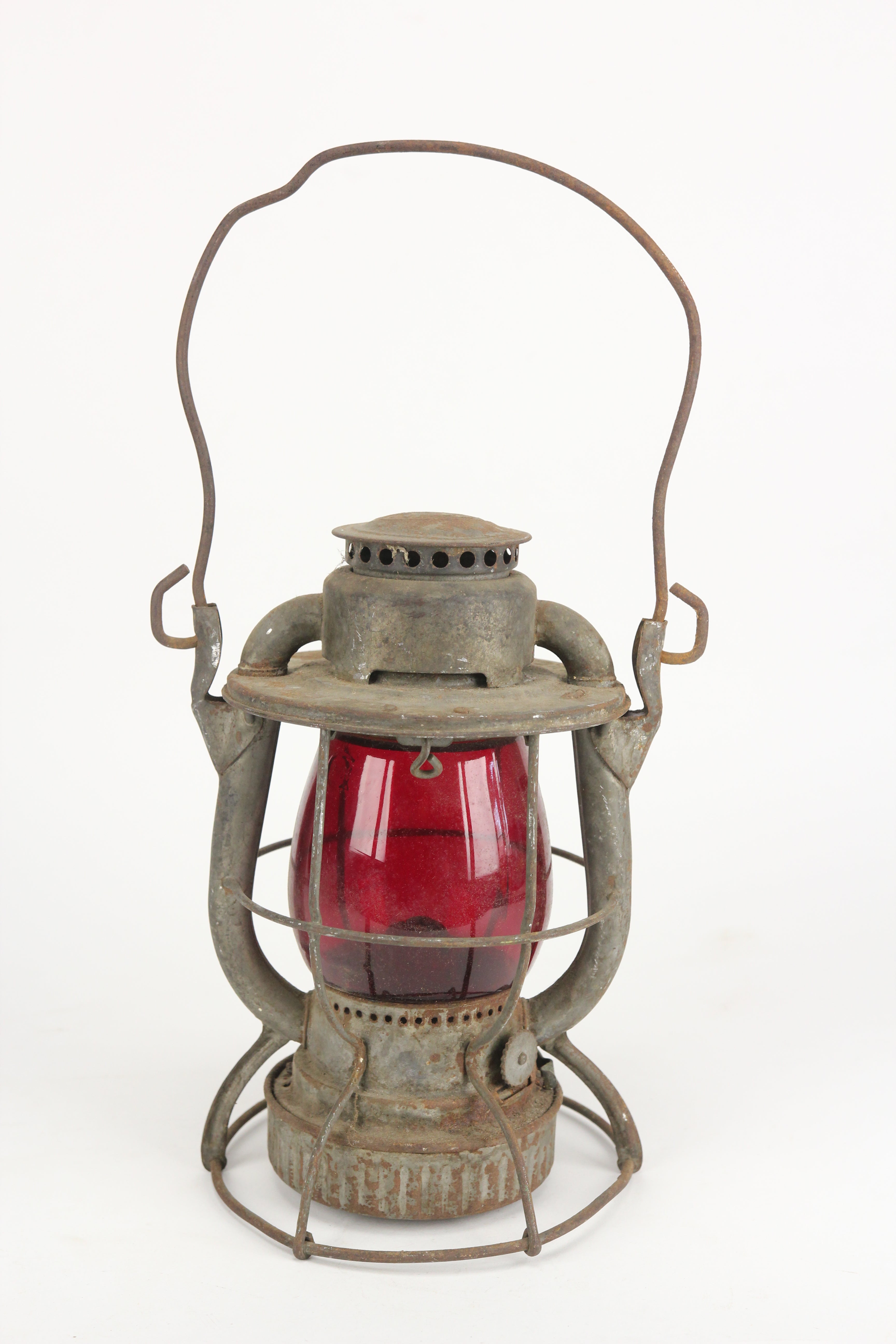 Dietz Vesta New York Central Service N.Y.C.S. Antique Railroad Lantern with  CNX Red Globe