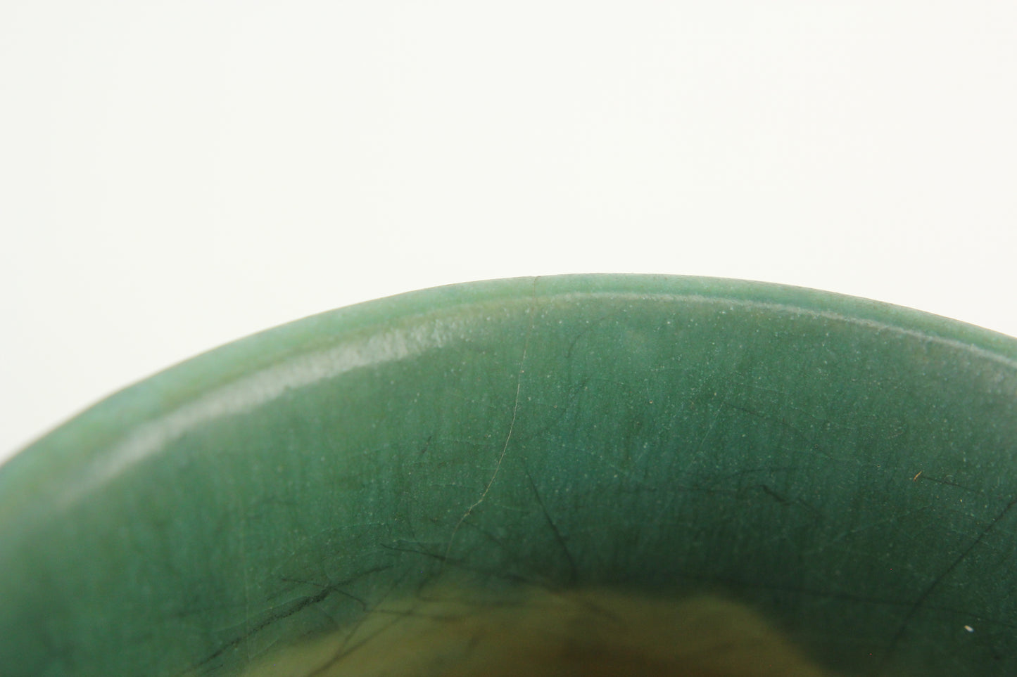 Roseville 91-8" Art Pottery Green Magnolia Vase, U.S.A.