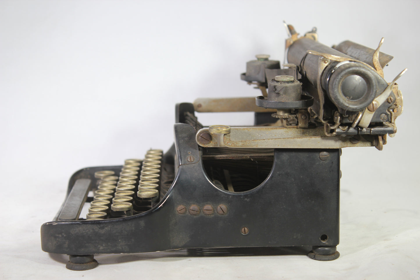 Corona 3 Manual Portable Folding Typewriter with Case, 1921