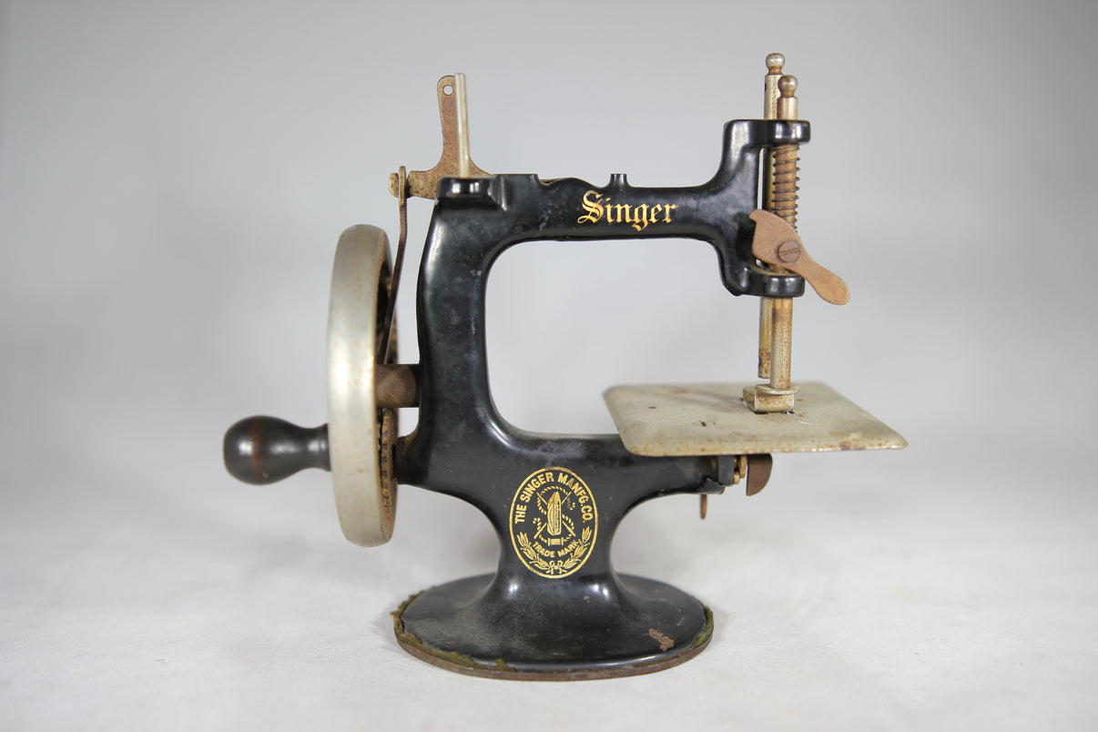 Singer Manufacturing Co. Cast Iron Child's Hand Crank Sewing Machine