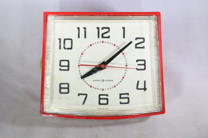 General Electric Model 2H110 Electric Kitchen Wall Clock