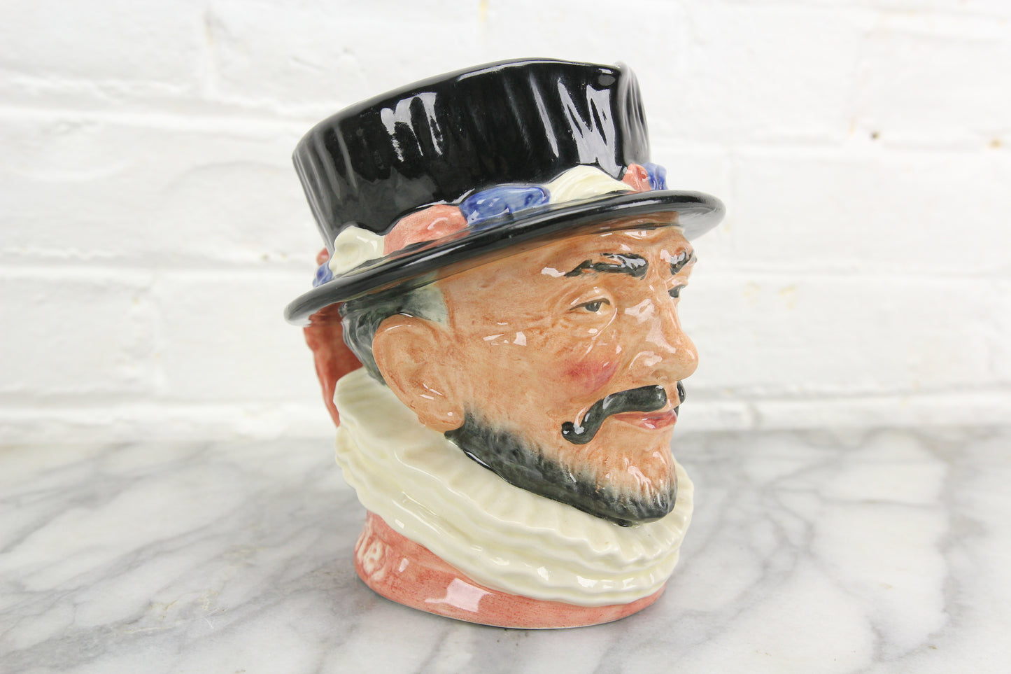 Beefeater Royal Doulton Toby Character Jug D6206, Copyright 1946