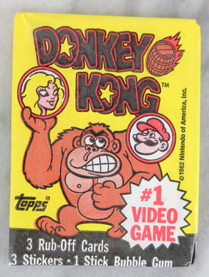 Topps Nintendo Donkey Kong Collectible Trading Cards, One Wax Pack, 1982