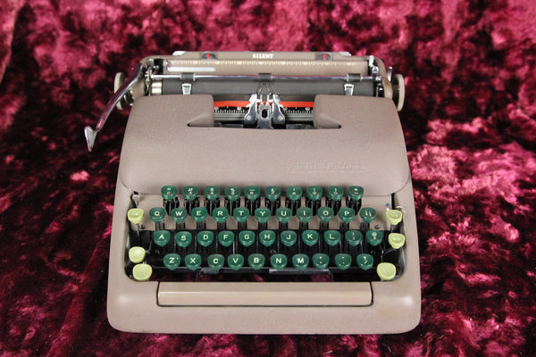 Smith Corona Silent 5S Series Manual Portable Typewriter with Case, 1950