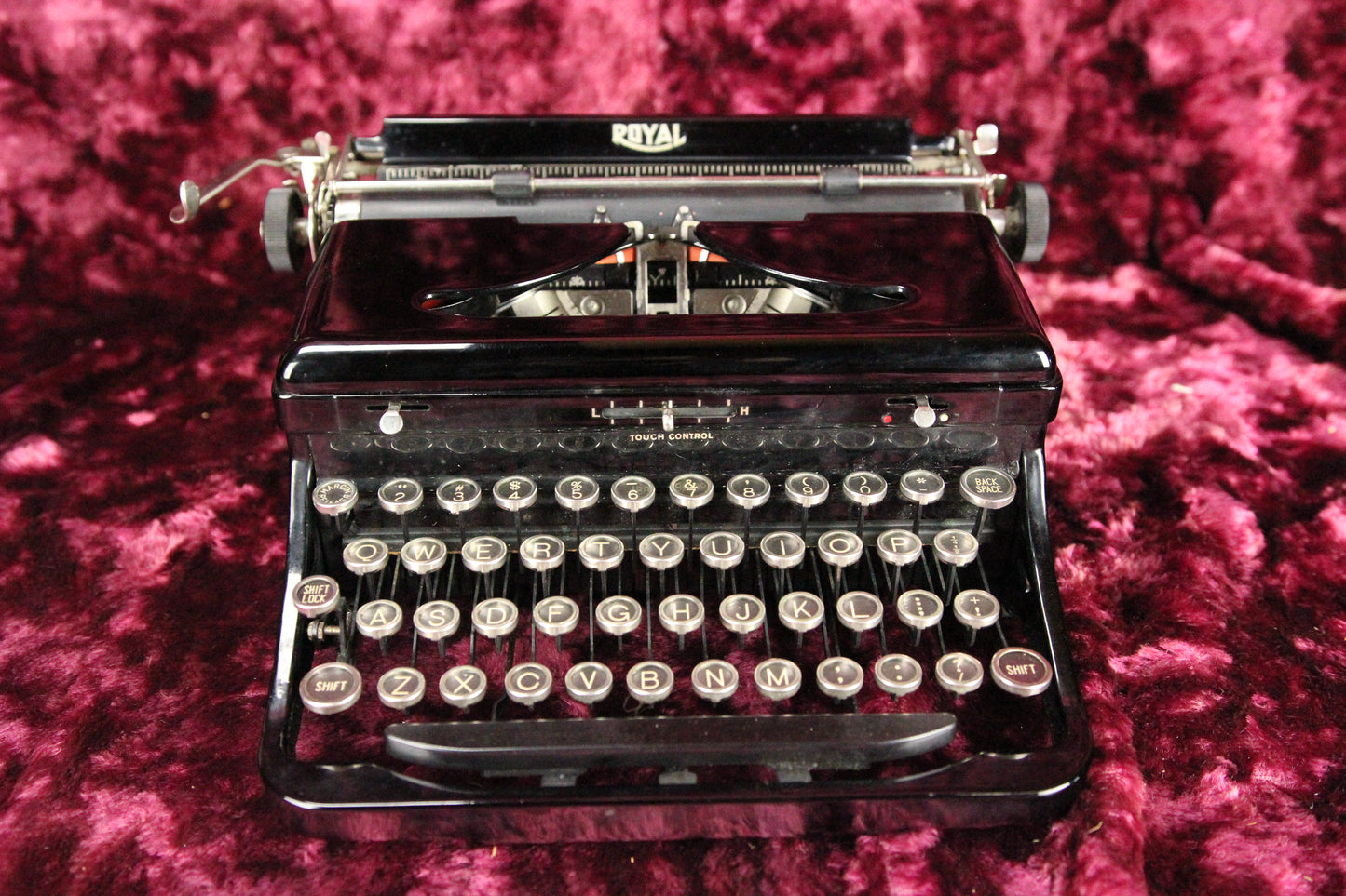 Royal Model O Portable Manual Typewriter with Case,1935