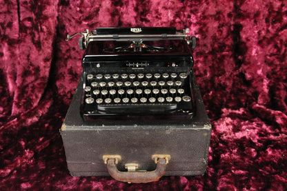 Royal Model O Portable Manual Typewriter with Case,1935